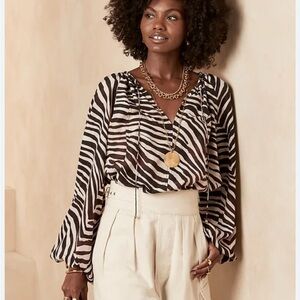 Banana Republic Black and White Puff Sleeve Blouse